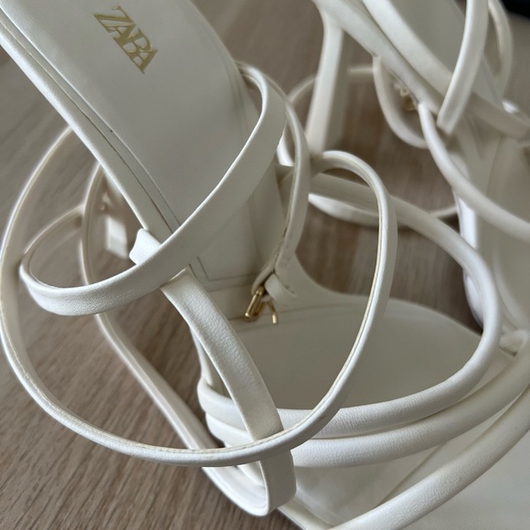 HIGH HEELED STRAP SANDALS - Picture 2 of 6